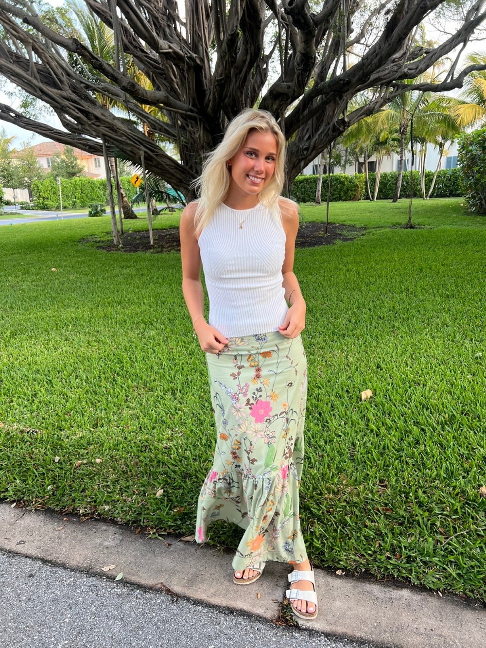 New! Kahora Palm Beach Lizzie Floral Tiered Maxi Skirt Green Floral 🌸 Medium - Picture 3 of 10